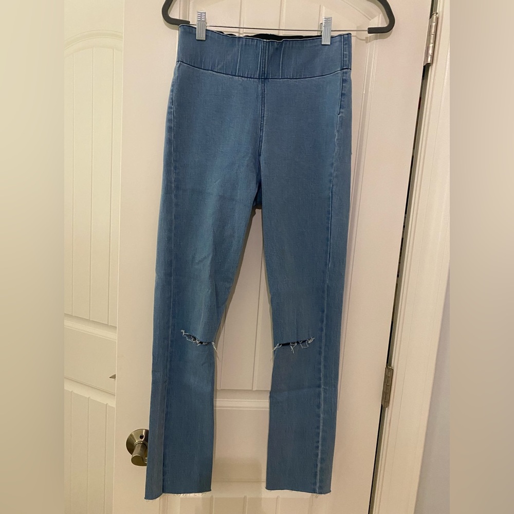 Show Me Your Mumu Soho Skinny jeans with knee cut out, size small